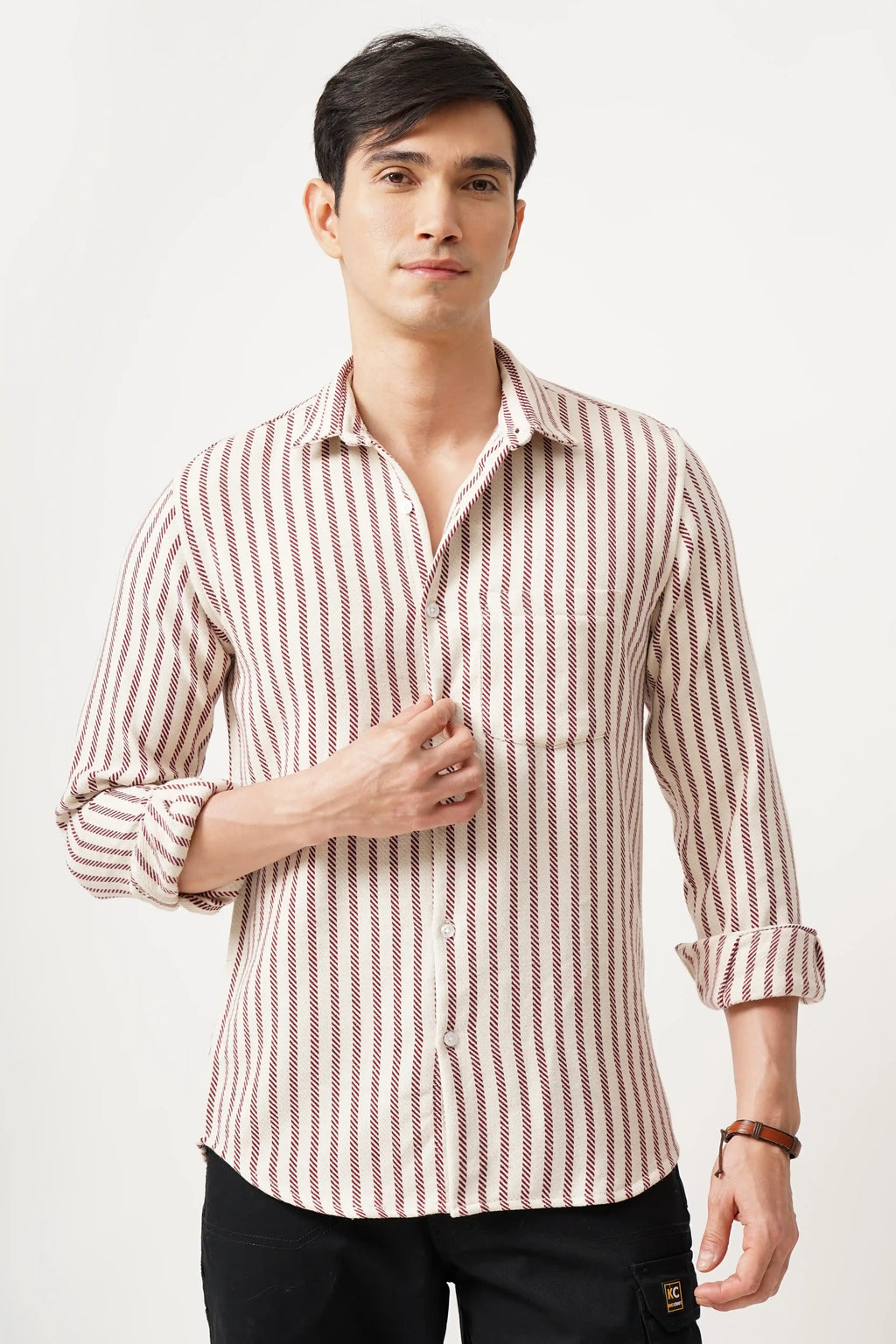 STRILUXE striped shirt in premium brush fabric with rolled-up sleeves and a classic striped design.
