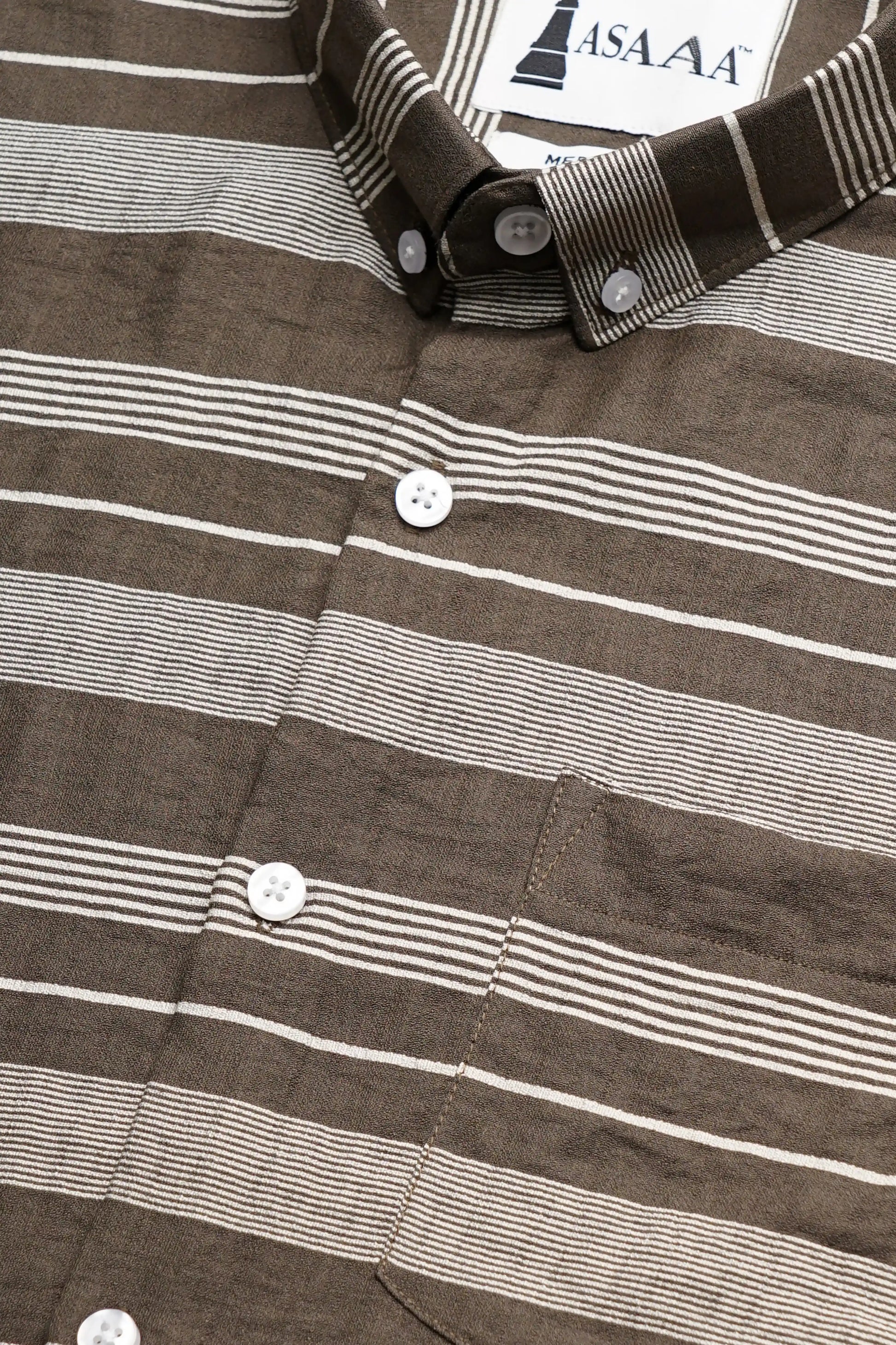 Beige Lines Chinse shirt with striped pattern and button-down collar.