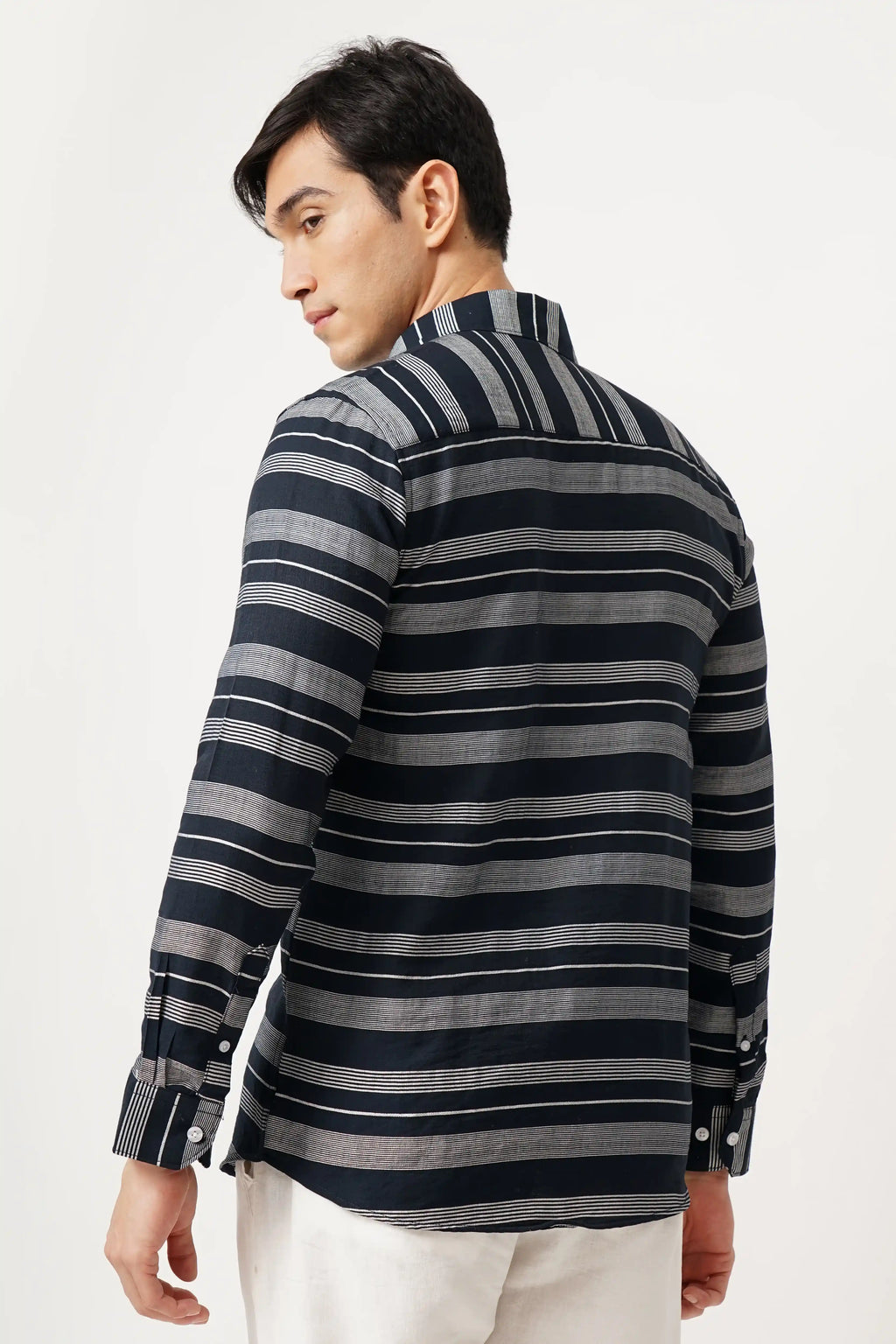 NOIELINE striped shirt with black and grey design, made from breathable cotton and imported fabric for comfort and style.