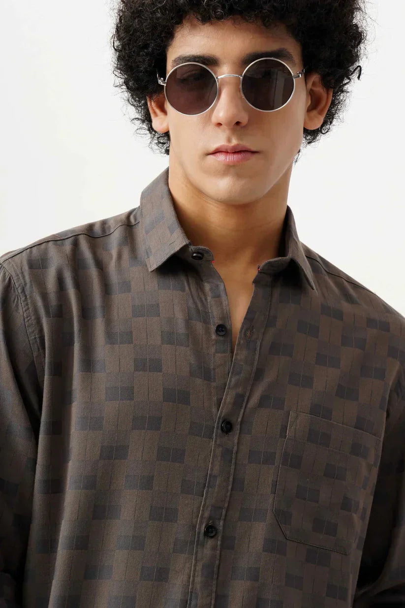 BAIGE JACQUARD SHIRT on model with sunglasses.