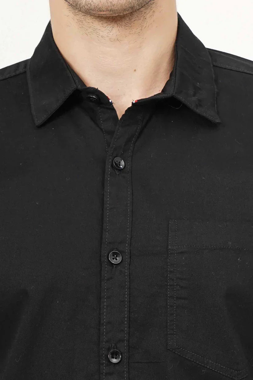 Men's black plain shirt in 100% cotton fabric.