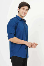 Blue plain shirt made of 100% cotton, classic and premium design, versatile for any occasion.