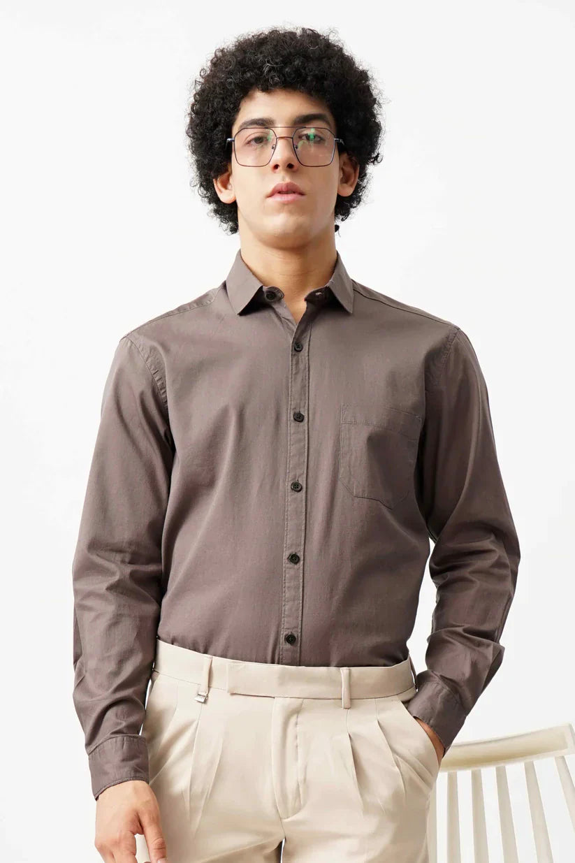 Brown minimalist shirt for men made from 100% cotton.