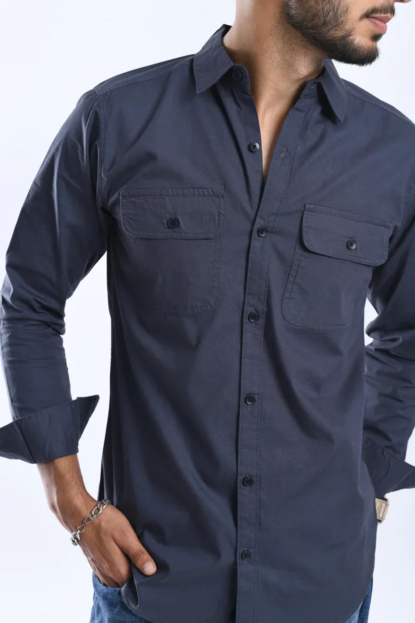 Men's dark grey shirt, 100% cotton, sophisticated and comfortable.