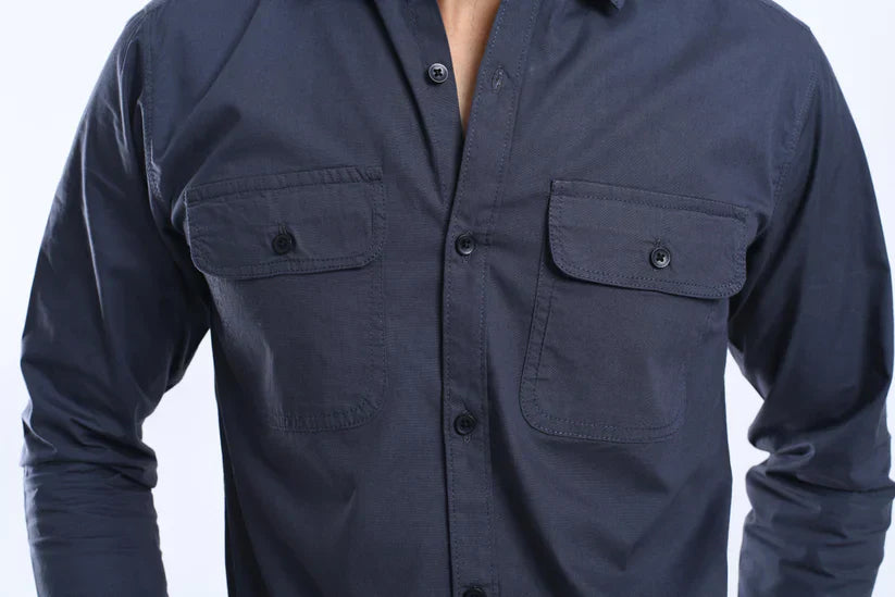 Men's dark grey shirt made with 100% cotton, featuring a sophisticated and comfortable design.