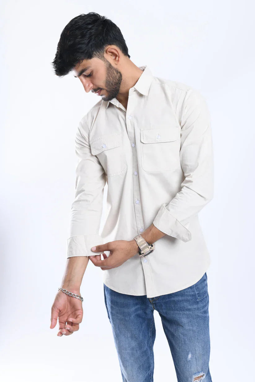 Men's 100% cotton egg white plain shirt, classic style.