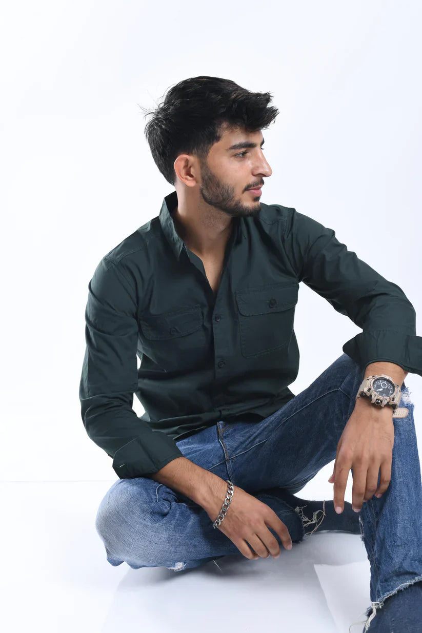 Men's green plain shirt, 100% cotton, classic and comfortable.