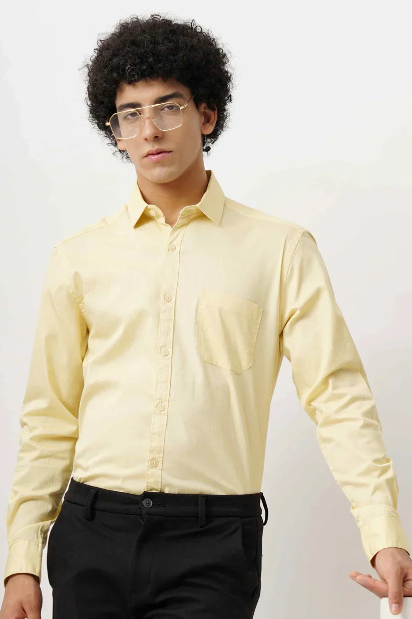 Lime minimalist shirt for men made with 100% cotton.