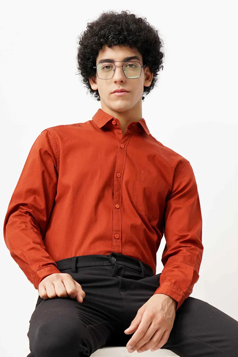 Maroon minimalist shirt for men in 100% cotton.