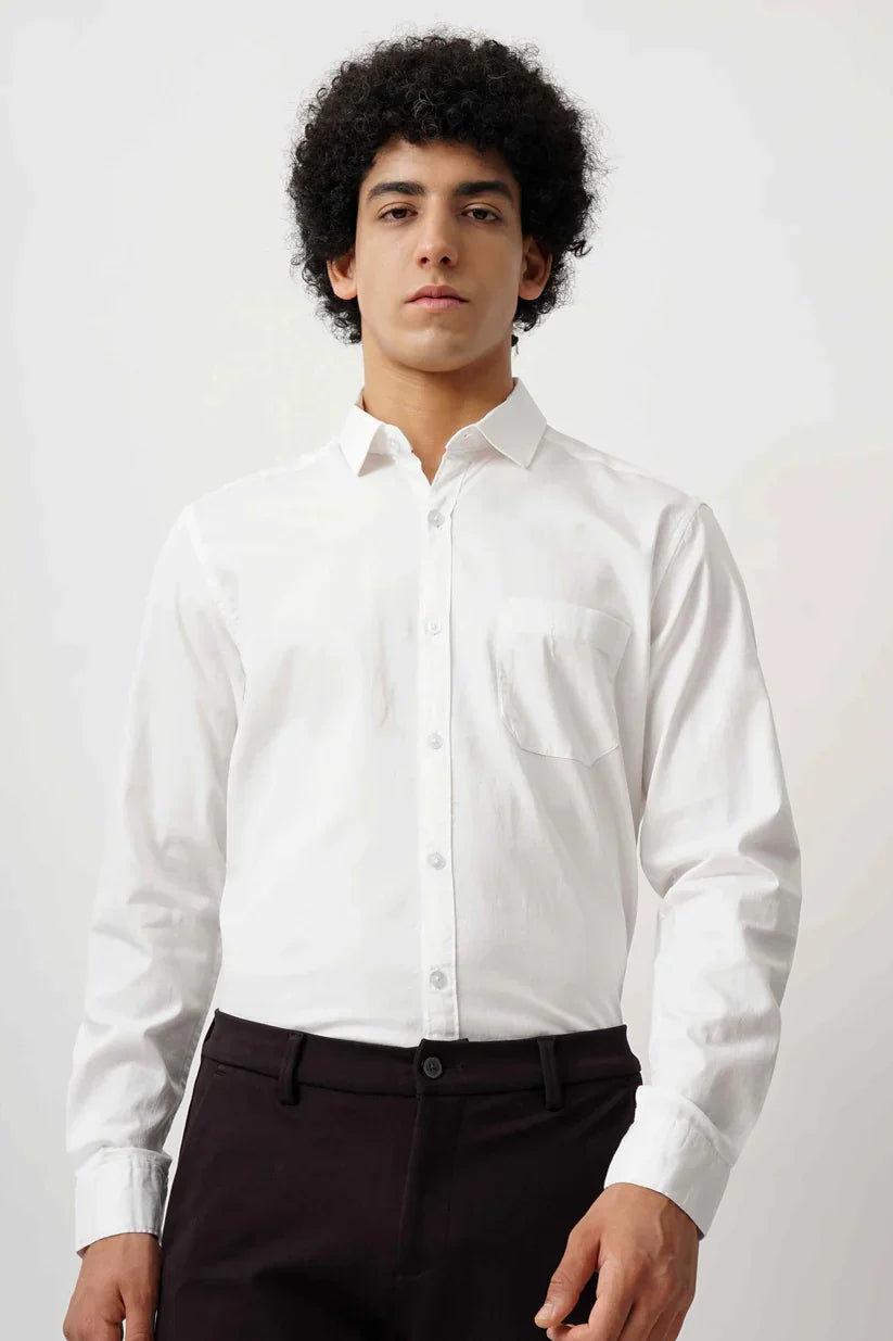 White minimalist shirt for men in 100% cotton fabric.